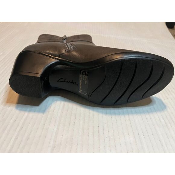 Clarks Ingalls Dover Q Gray Comfort Casual 2" Heel Leather/Suede Ankle Boots 6M - Picture 8 of 8